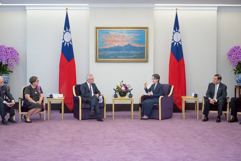 副總統接見「凱達格蘭論壇：2025印太安全對話」訪賓，並相互交流