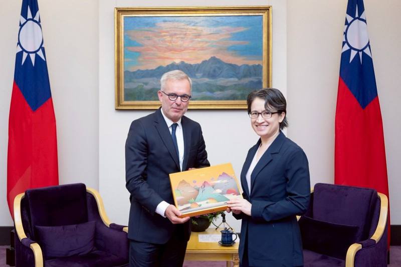 蕭美琴副總統6日上午接見「凱達格蘭論壇：2025印太安全對話」訪賓