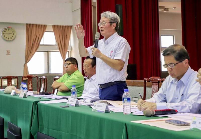 行政院雲嘉南災後復原前進指揮所6日在嘉義縣舉辦工作會議，由行政院政務委員陳金德（右2）主持。（嘉義縣政府提供）