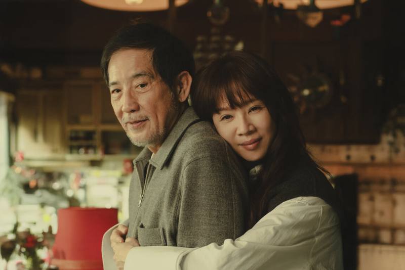 演員秦漢（左）、謝盈萱（右）在影集「忘了我記得」中飾演父女，2人也憑藉此劇入圍「2025首爾國際電視節」的最佳迷你影集男、女主角獎。（Netflix提供）