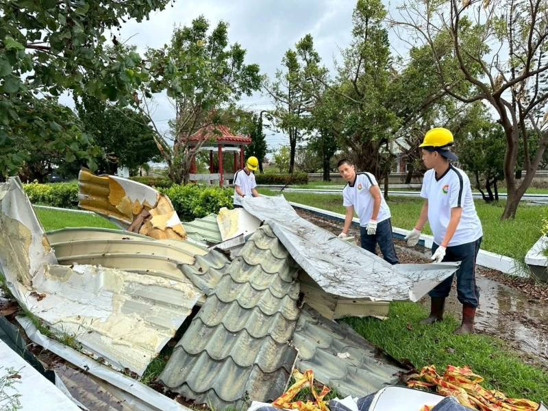 替代役男協助災後復原工作