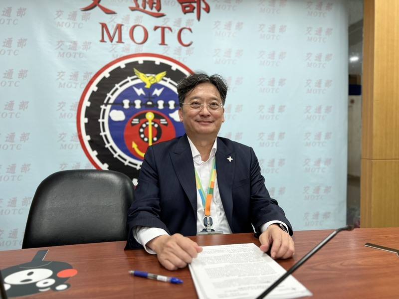 桃園國際機場公司副總經理李俊德（圖）8日在記者會中表示，桃機2025年上半年旅運量2346萬7882人次，較2024年同期成長5.79%，預估全年可達4900萬人次，超越疫情2019年的4868萬人次