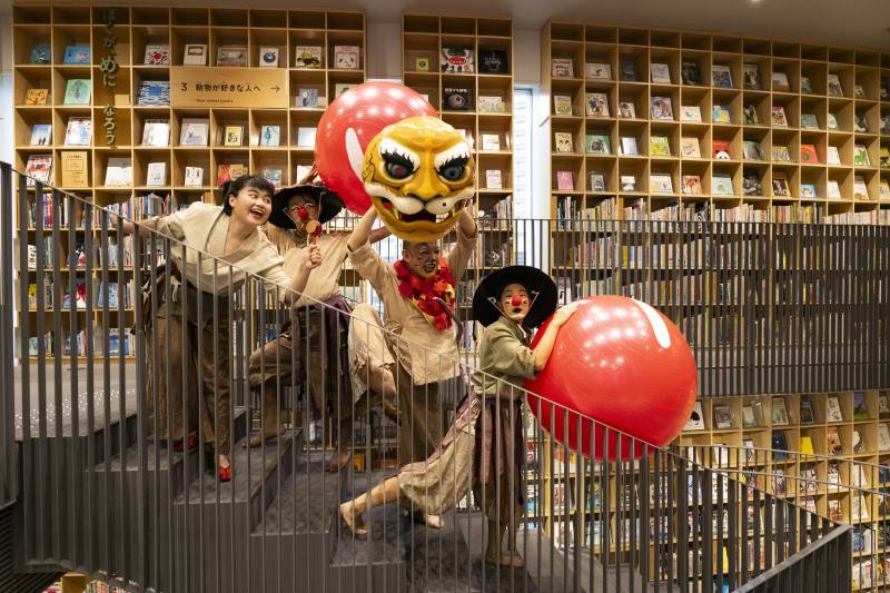 野孩子肢體劇場演繹的《虎姑婆》除喚起在日台人的童年回憶，也讓日本大小朋友透過默劇認識臺灣的童話故事。