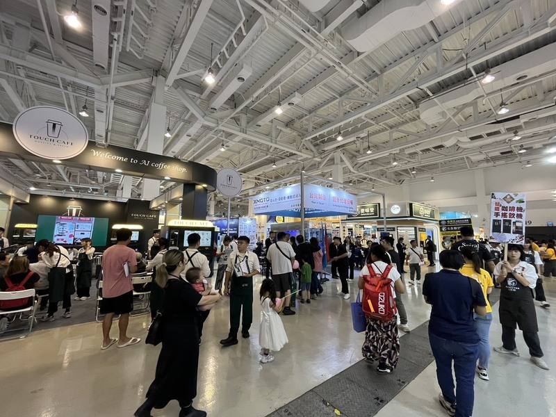 「2025台灣連鎖加盟創業大展－高雄展」8日起一連4天在高雄展覽館登場，此次有超過300個攤位參展；預估增加5500個就業機會，創造逾新台幣16.5億元商機