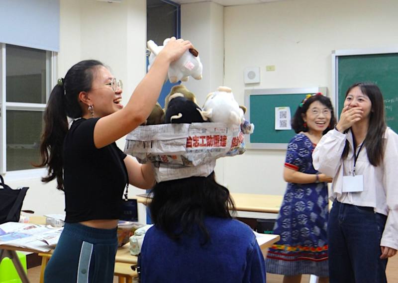 從原住民「頂物」引導學生探討重心的科學概念