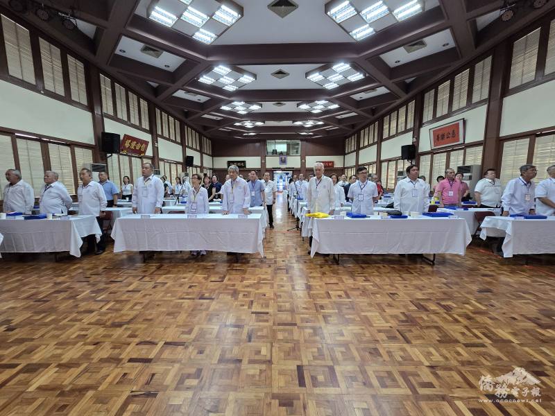 全體與會人士齊唱菲律賓與中華民國國歌