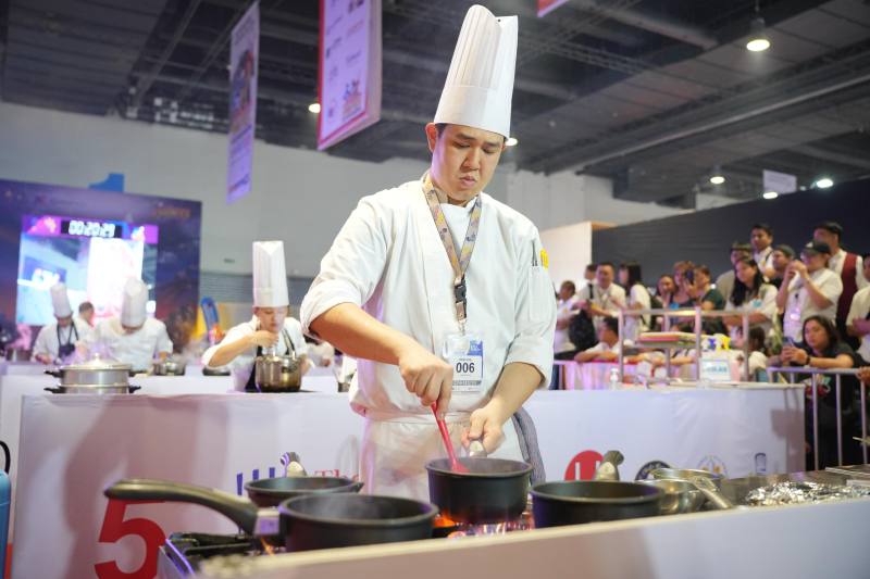 年輕新銳廚師LEE CHIA LOK