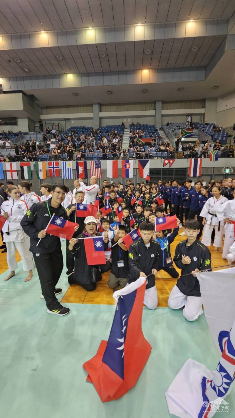 屏東前代理縣長吳應文率領70人組成的台灣空手道剛柔會代表隊