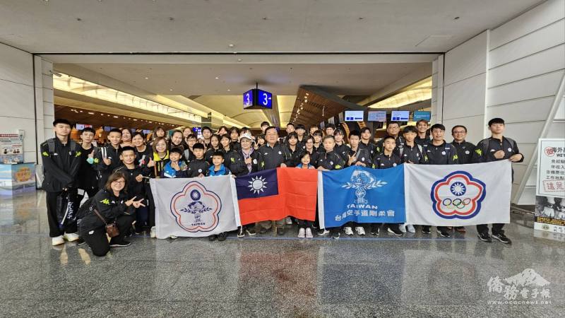 台灣空手道剛柔會代表隊合影