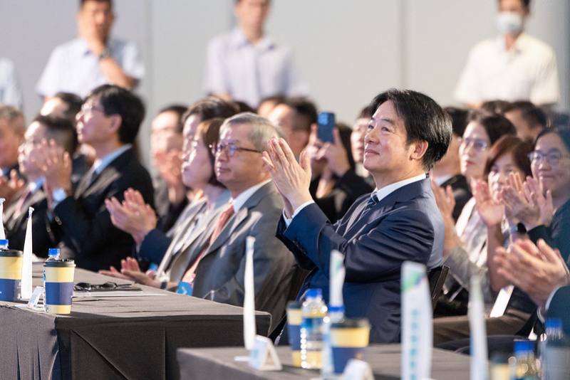 總統出席「2025台灣創投年會」