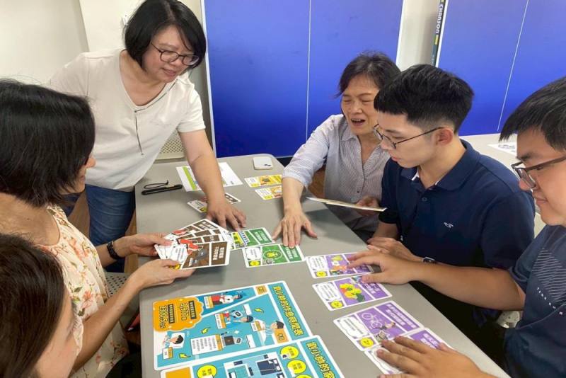 種子講師帶領《Good顧家博士的淨零挑戰》學習居家生活減碳