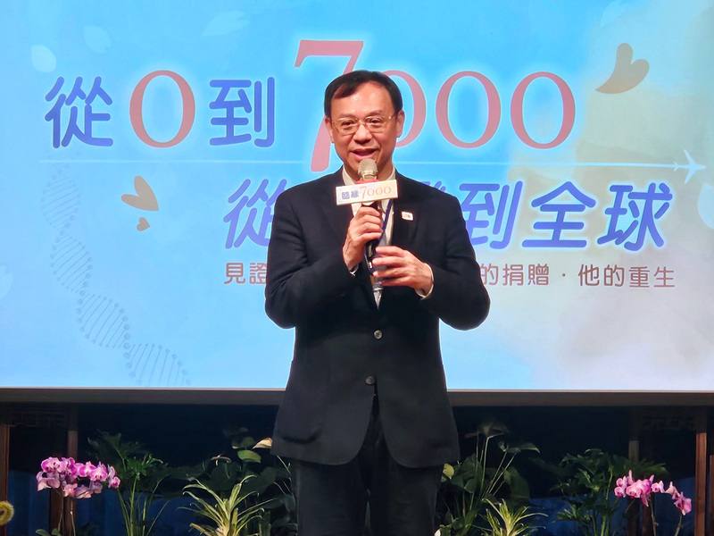 衛福部健保署長石崇良（圖）12日出席記者會表示，過去健保對周邊血幹細胞移植的給付，是比照捐血或輸血技術計價，每次約新台幣1000至2000元。近期共擬會通過調整，預計將給付提高至與骨髓移植相當，整體療程可達1至2萬元