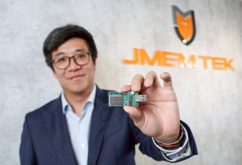 振生半導體（JMEN TEK）在2024年底推出物理不可複製功能（PUF）為基礎的後量子密碼學演算法晶片，整合自主研發的PUF隱形金鑰、PQC演算法與安全模組至晶片裡，可抵抗量子電腦運算攻擊。
