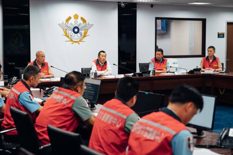 國防部長顧立雄13日主持災防整備會議