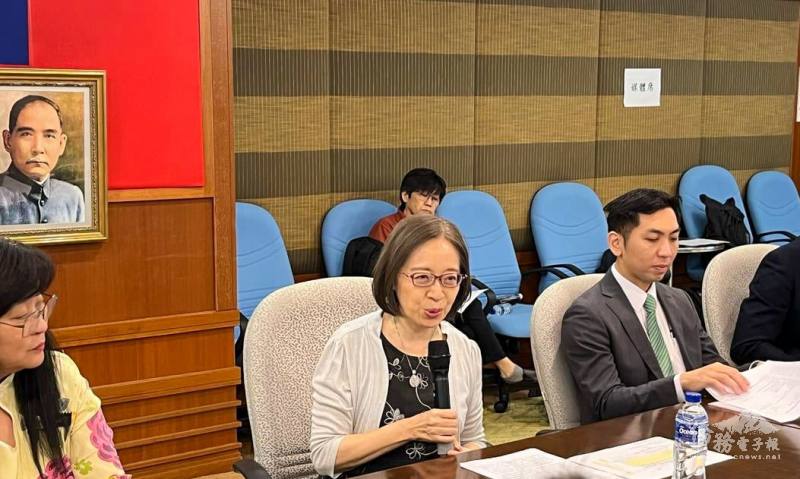 駐馬來西亞辦事處大使葉非比勉勵獎學金獲獎生赴臺升學勇於探索、追求夢想