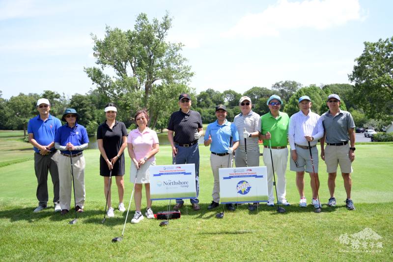 蘇琪雯（左四）、類延峰（左五）、Diego Morales（右五）、伊州州眾議院多數黨助理領袖Barbara Hernandez（左三）與貴賓合影