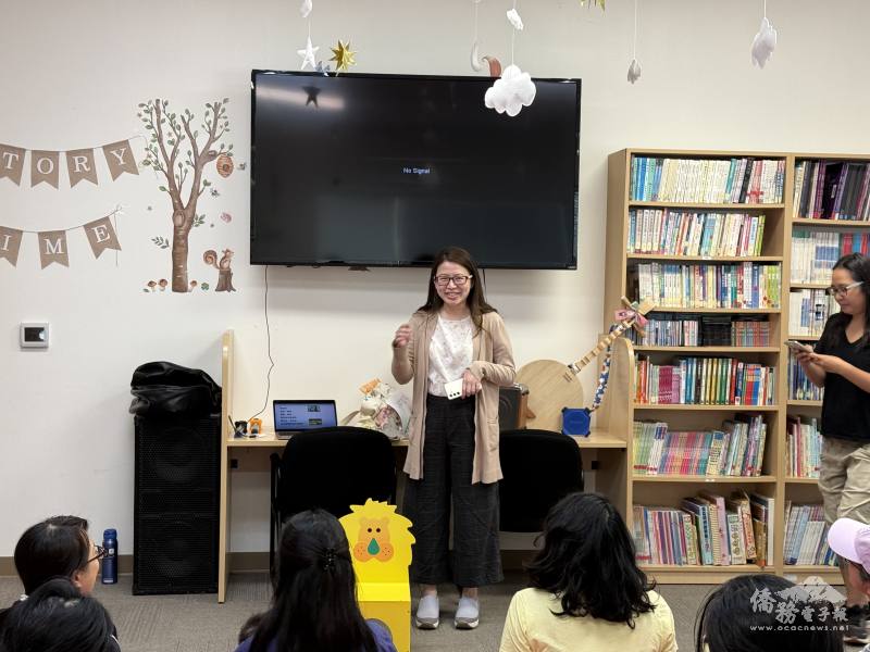 金山灣區文教中心副主任蔡佳樺致歡迎詞