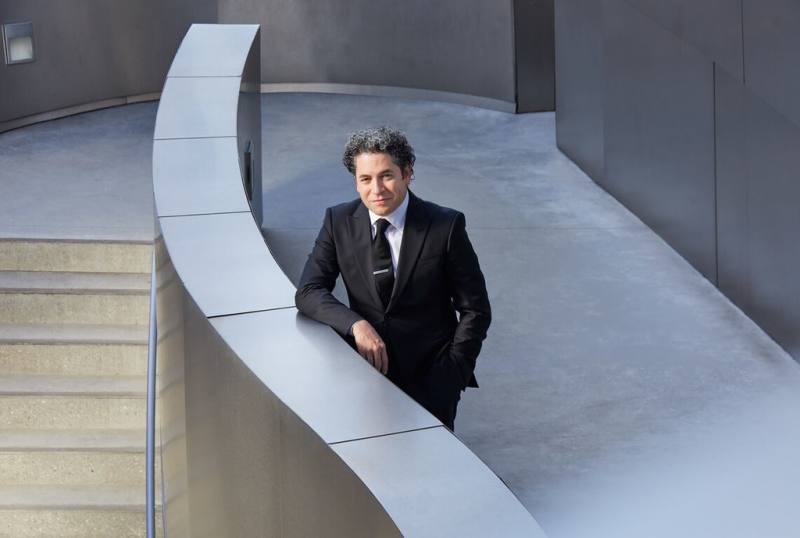 指揮家杜達美（Gustavo Dudamel）擔任洛杉磯愛樂音樂總監來到最後一年，10月他將率領樂團與維也納金色大廳合唱團、迪士尼音樂廳駐廳洛杉磯大師合唱團訪台演出。（牛耳藝術提供）