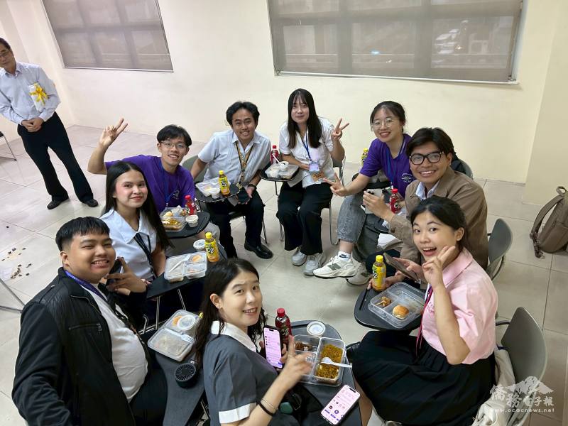 臺灣青年與UST學生進行交流