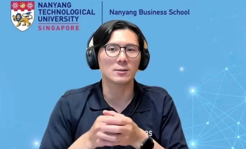 新加坡南洋理工大學副教授羅啟鋒告訴中央社，碳交易最關鍵的是「信用」。平台是否具有國際信賴、數據是否可追蹤都是企業選擇合作對象的重要考量。新加坡因其金融制度完善與資訊透明性，已具備吸引國際企業進入的優勢