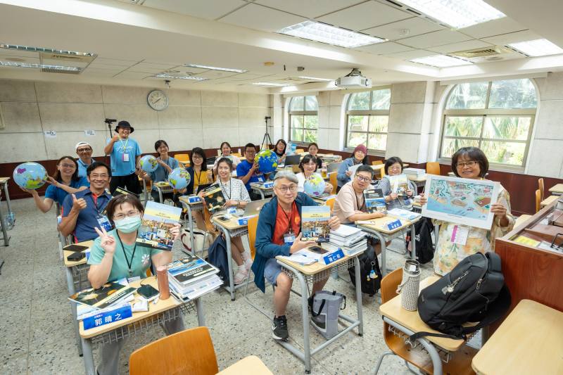 參訓種子教師體驗海洋素養實驗教學