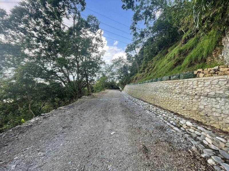 花蓮市西郊佐倉步道因地震受損，封閉1年多，經林業及自然保育署花蓮分署進行整修，將於8月21日上午8時重新開放。圖為佐倉步道2.58K護坡完工。（林業及自然保育署花蓮分署提供）