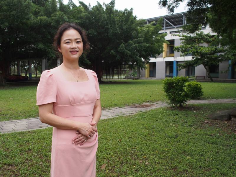 屏東縣萬巒國中教務主任余畇緗