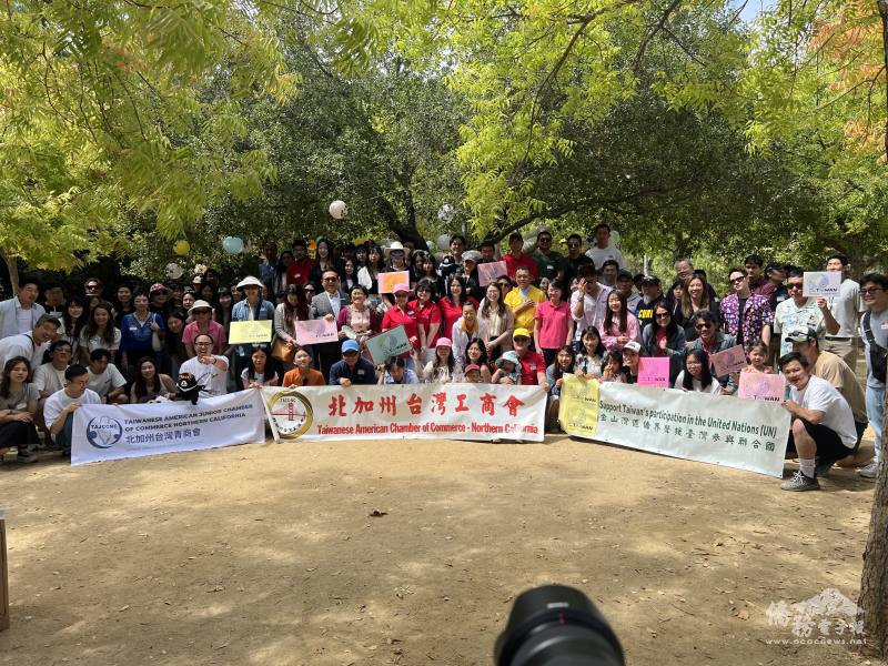 120位工商會員、青商會員及社區好友歡聚合影