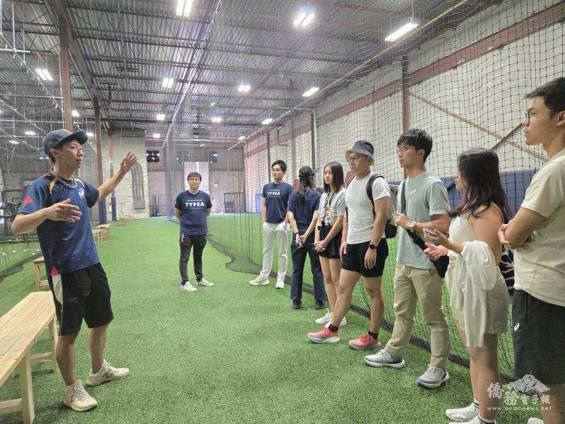 Future MVP Baseball Lab創辦人Nathan Lee向與會青商解說棒球產業