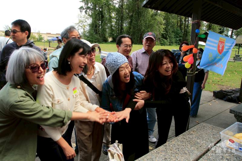 校友們進行趣味競賽