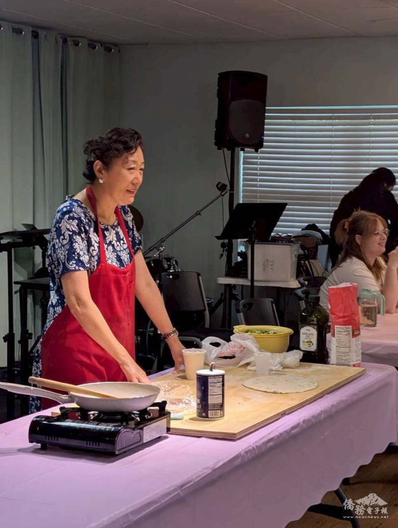 富笑遠老師講解如何製作道地手工蔥油餅