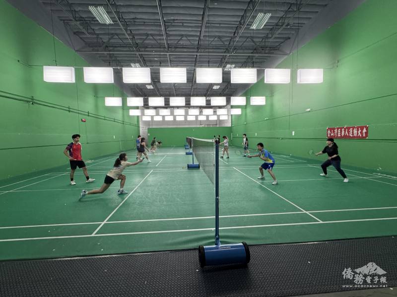 比賽選手球場全力以赴