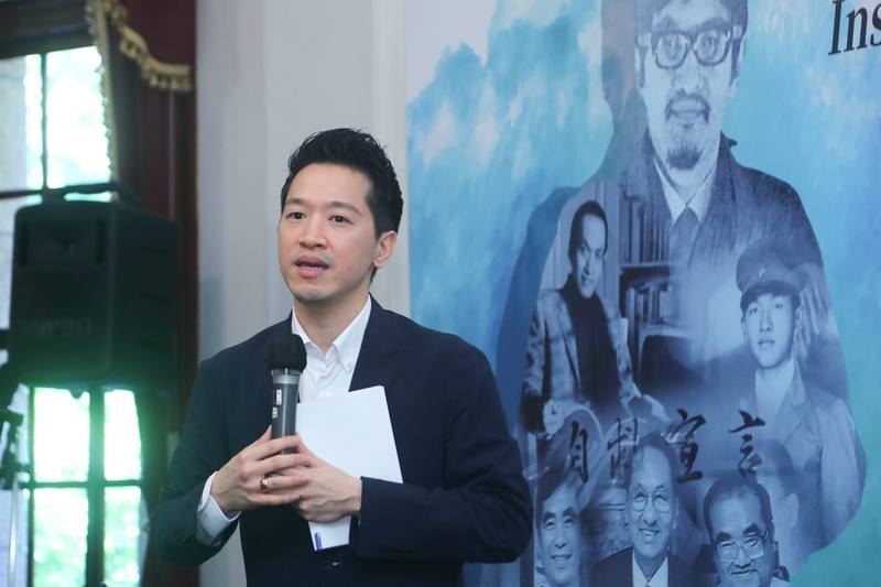 Presidential Office Deputy Secretary-General Mark Ho Chih-wei speaks at a press conference in Taipei on Thursday. CNA photo Aug. 21, 2025