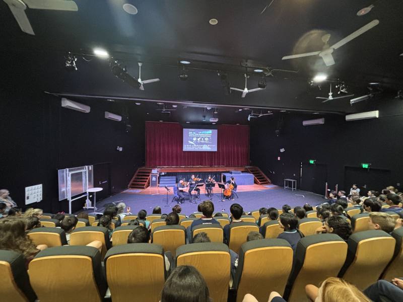 NTSO弦樂四重奏在布里斯本的最後一場演出於卡蘭威爾州立中學（Calamvale Community College）登場