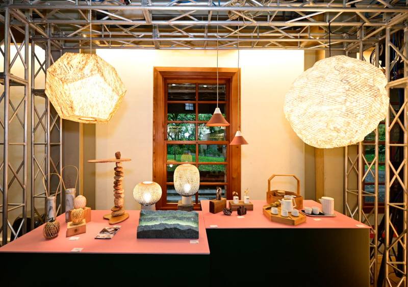 代表臺灣展出的工藝品融合實用與美感，體現永續、簡約且富有靈魂的生活態度。