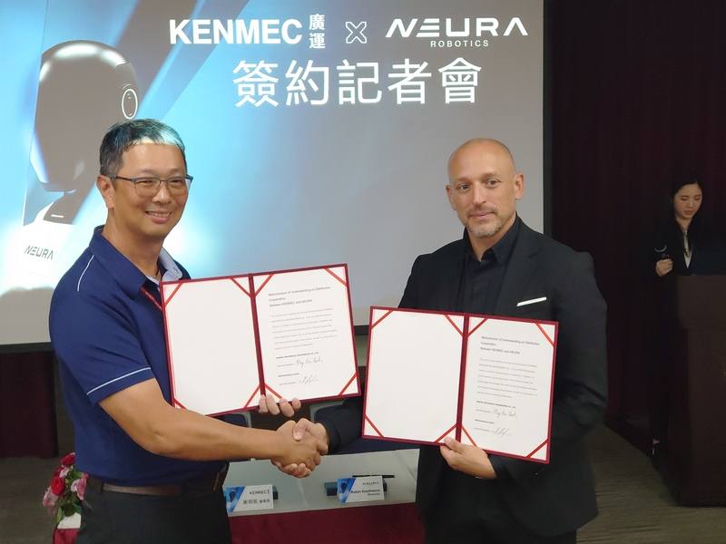 廣運董事長謝明凱（左）20日與德國廠商NEURA Robotics簽署經銷協議，將合作拓展台灣及東亞南等市場，搶攻人形機器人商機。