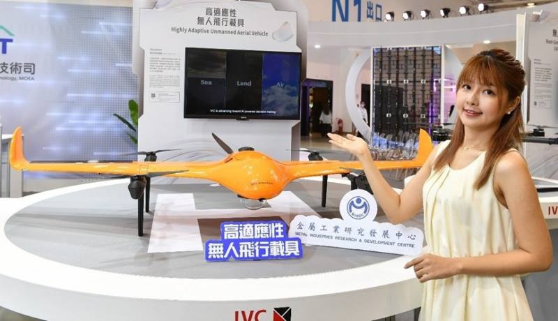 經濟部技術司孵育新創團隊IVC，已開發能在極端環境下穩定飛行的「高適應性無人飛行載具」，已攜手在地產業應用到災防巡檢、環境保育、海洋漁業領域。