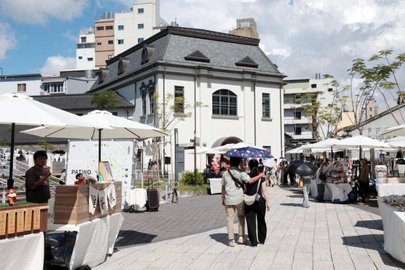 位於台南市中西區、俗稱「大菜市」的西市場是府城著名市場之一，歷經多年時間進行古蹟修復、周邊整頓與景觀改造，21日終於重新開幕。（台南市政府提供）