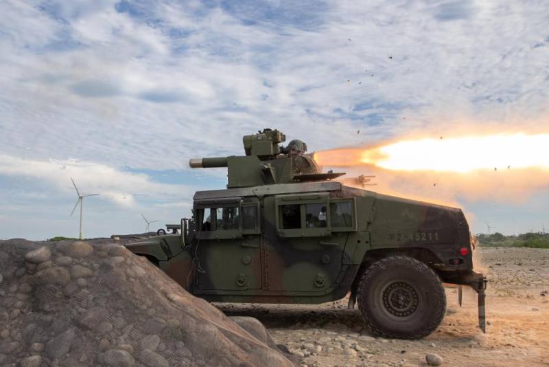 第五作戰區「天馬操演」拖式飛彈實彈射擊；圖為拖式2A飛彈射擊。（軍聞社記者卓以立攝）