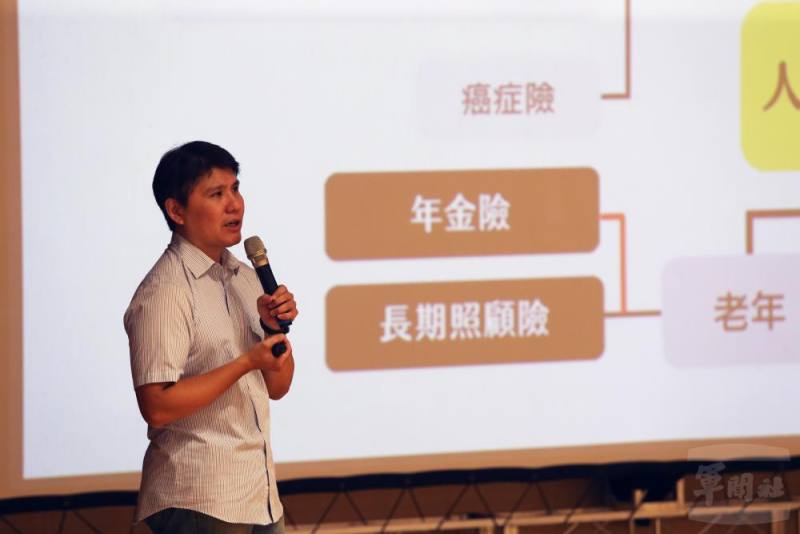 張家瑋講師授課。（軍聞社記者侯凱議攝）