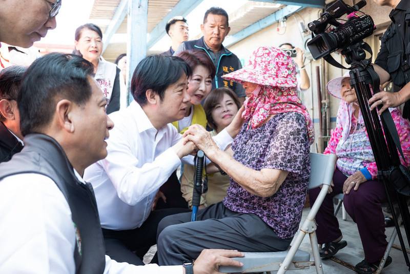 賴清德總統23日上午前往臺南關心災區復原及房舍修繕情形