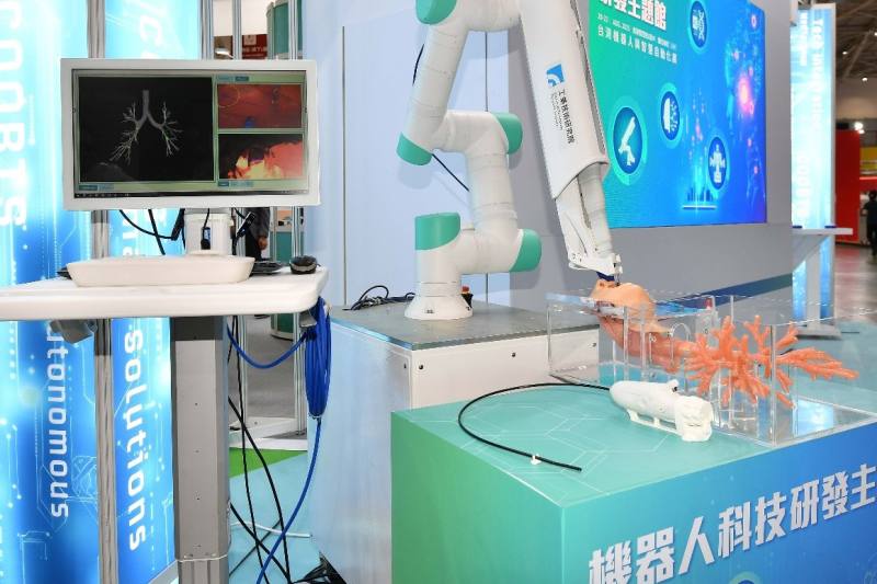 ITRI unveils Taiwan's first AI-powered endoscopic robot, advancing precision and safety in medical diagnostics.