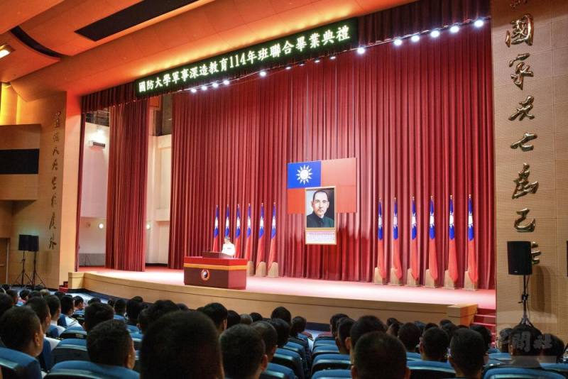 國防大學22日舉辦「軍事深造教育114年班聯合畢業典禮」。（軍聞社記者王進福攝）