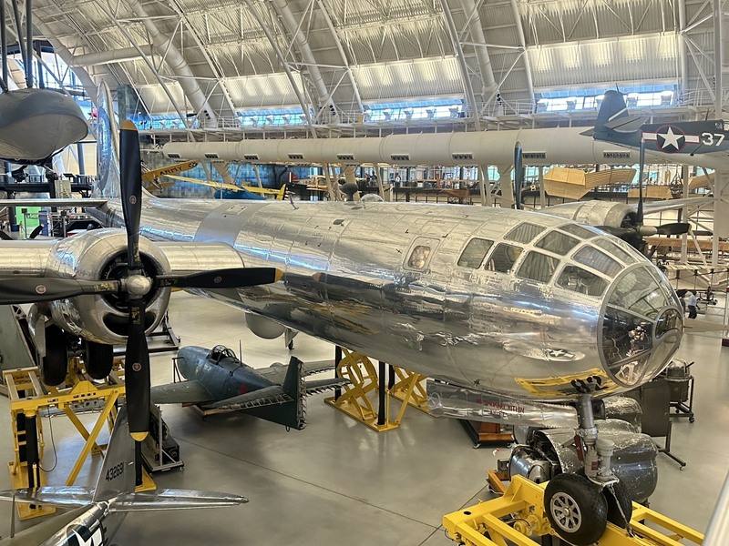 二戰期間投下原子彈的同型機種，也在國家航太館史蒂芬中心展出。圖攝於8月21日。