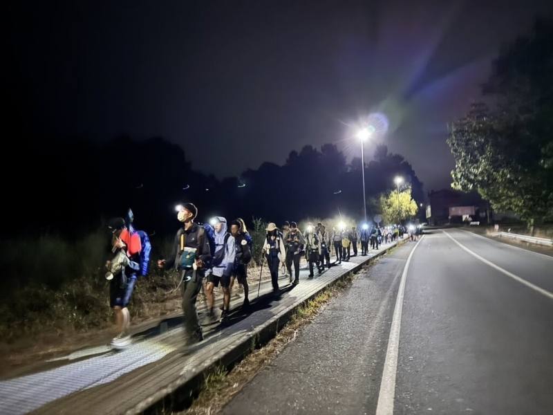 新竹市光武國中師生歷時16天完成西班牙國際走讀與主題學習，其中7天徒步挑戰162公里