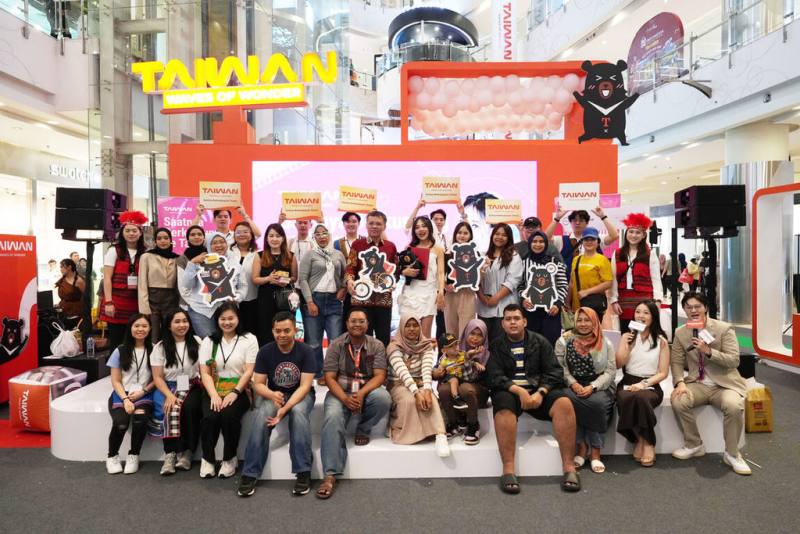 交通部觀光署23日在雅加達舉辦台灣觀光展銷會，邀請印尼旅客在籌備婚紗攝影的同時，也規劃一趟台灣之旅，感受台灣多元的浪漫魅力