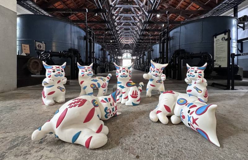 台南市文化局以人氣吉祥物「巷仔Niau」為主題設計七夕限量商品，也帶動第一代經典版巷仔Niau公仔（圖）收藏熱