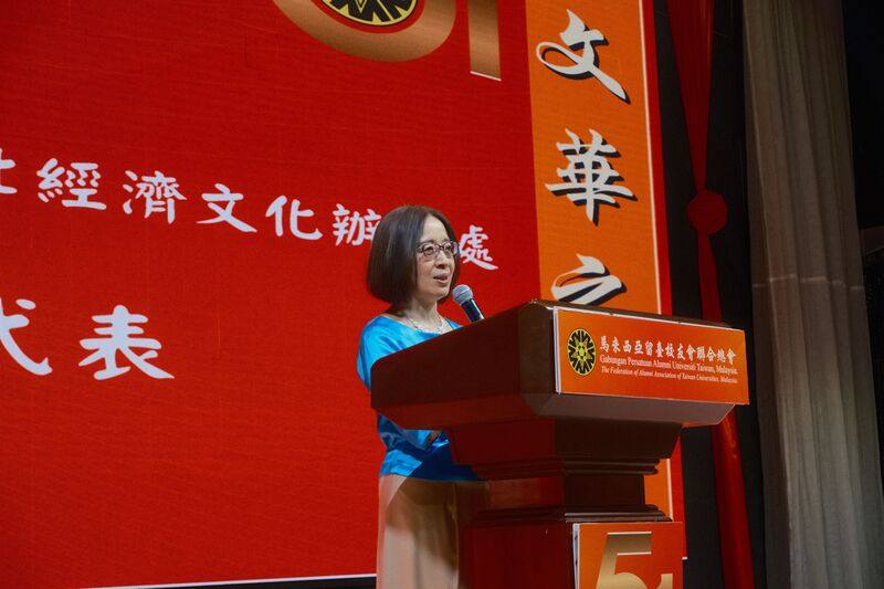 駐馬來西亞台北經濟文化辦事處葉非比表示，台灣政府重視人才培育，各部會包含僑委會、教育部都提供各項獎學金機會，吸引馬來西亞學生赴台升學