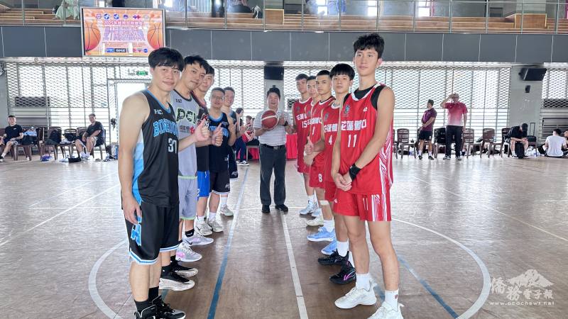 駐胡志明市辦事處處長韓國耀主持開球儀式