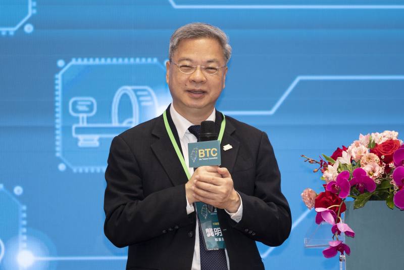 行政院龔明鑫秘書長表示，行政院十分重視生技產業的發展，BTC也肩負我國生技政策方向定錨之重要任務。未來將以賴總統「健康台灣」治國理念為主軸，善用半導體、AI及臺灣地理位置優勢，結合生技醫藥領域發展向前。